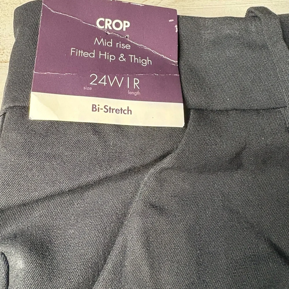 AVA & VIV Women's Crop Mid Rise Capris Dress Pants Size 24W - Picture 3 of 13